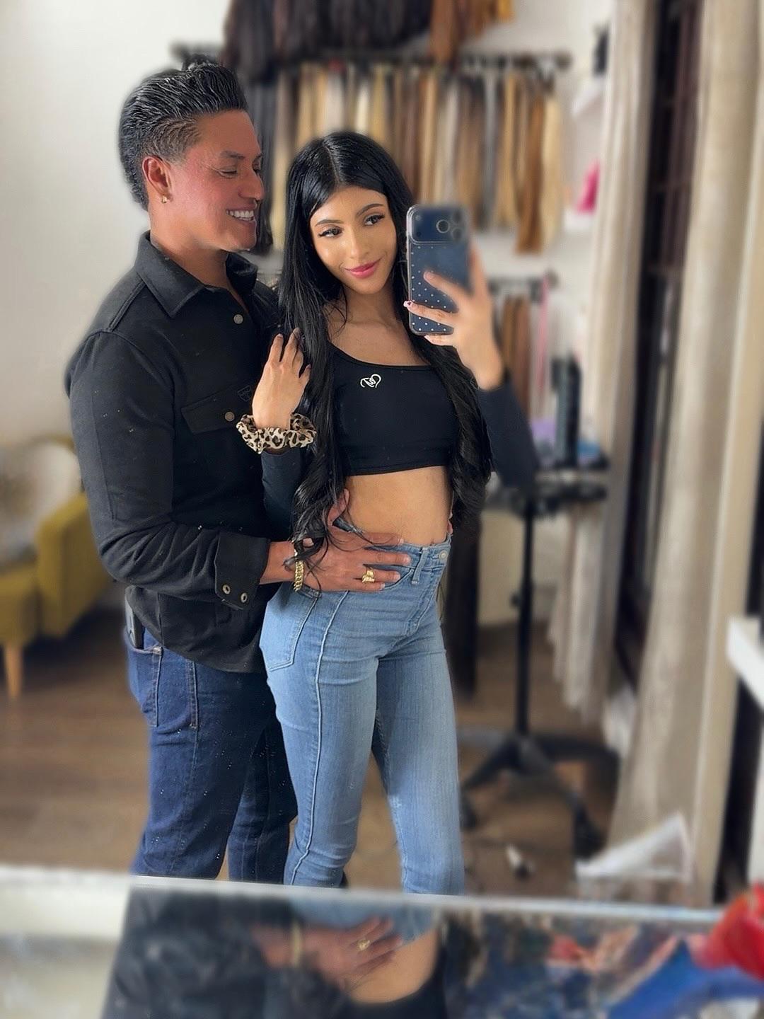 Erik El Charro presume sus nuevas cejas