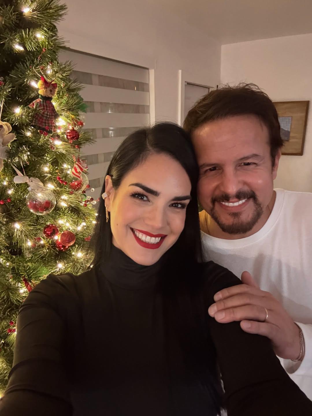 Scarlet Ortiz recibe una emotiva pedida de mano tras 26 años de amor