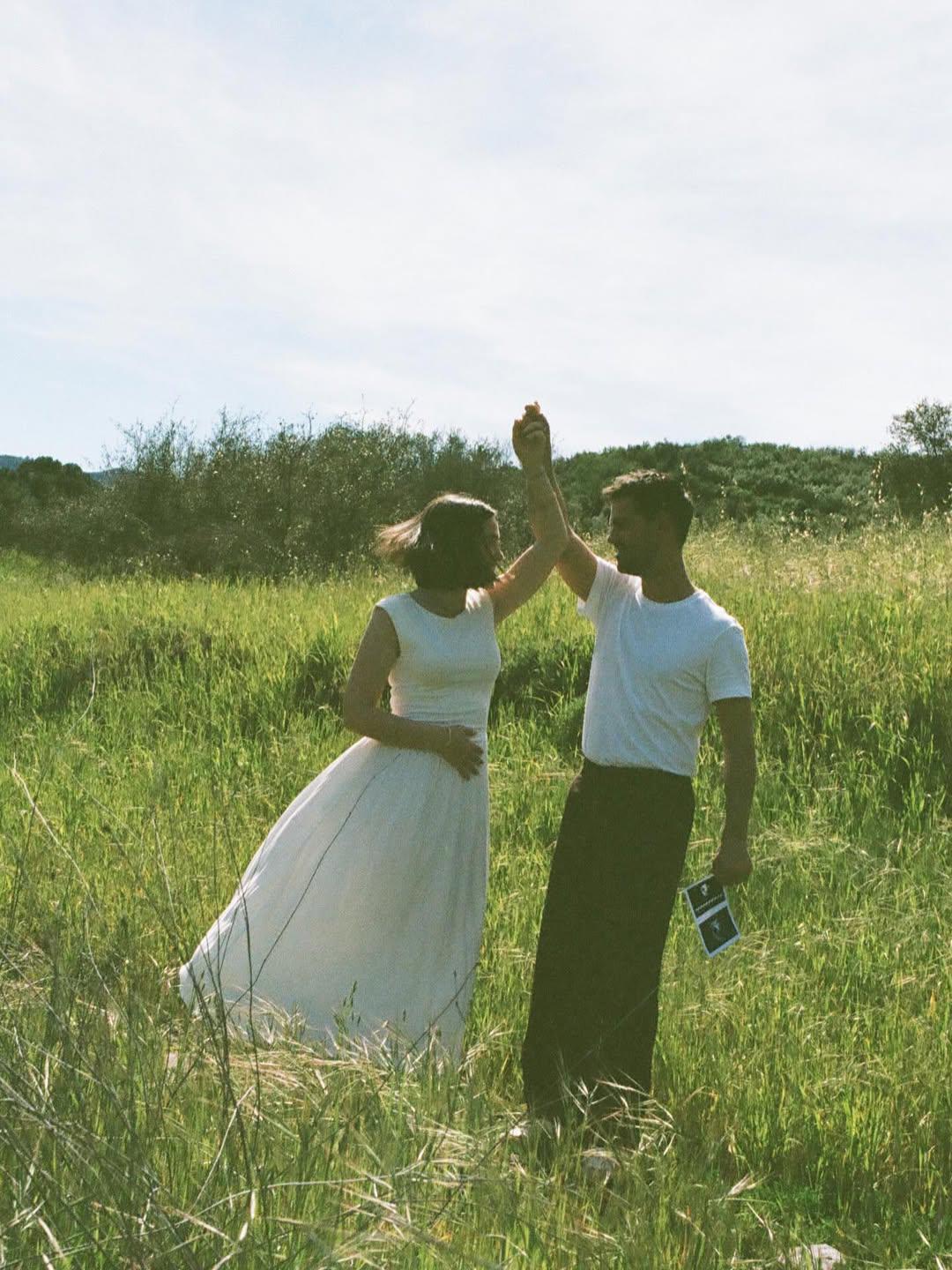 Taylor Lautner, actor de Crepúsculo, anuncia que espera su primer hijo con su esposa