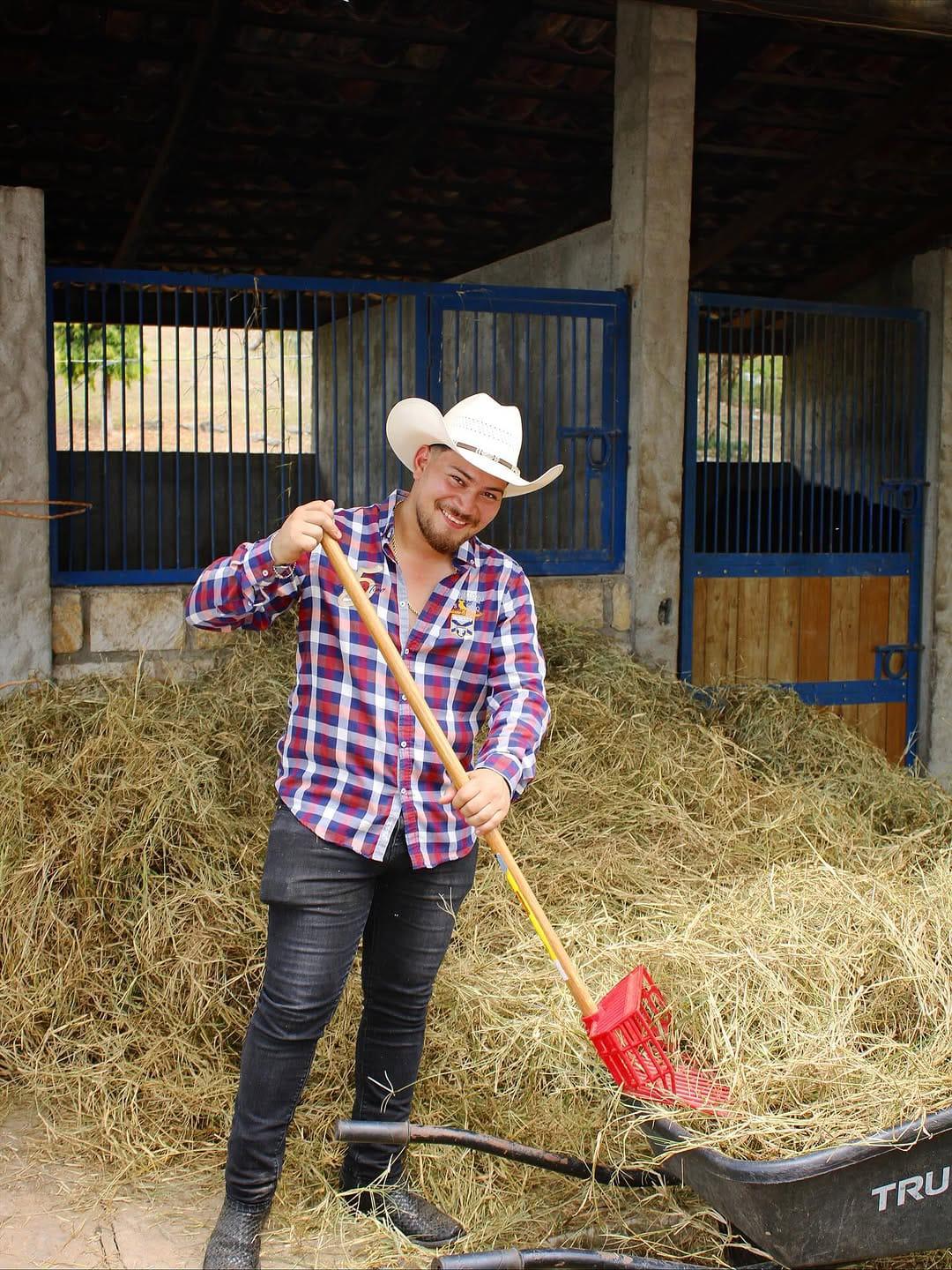 Piden oración por el tiktoker Hernán Martínez tras aparatoso accidente