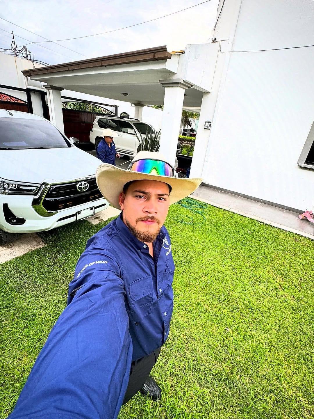 Piden oración por el tiktoker Hernán Martínez tras aparatoso accidente