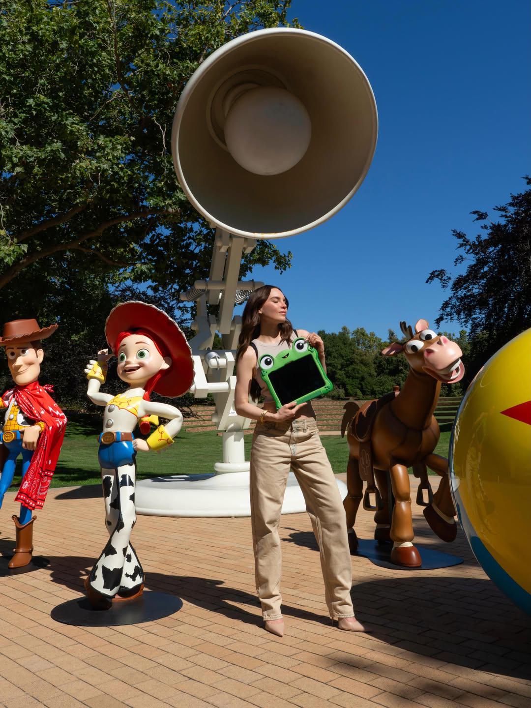 Belinda es la voz de Lilypad, la nueva villana de Toy Story 5