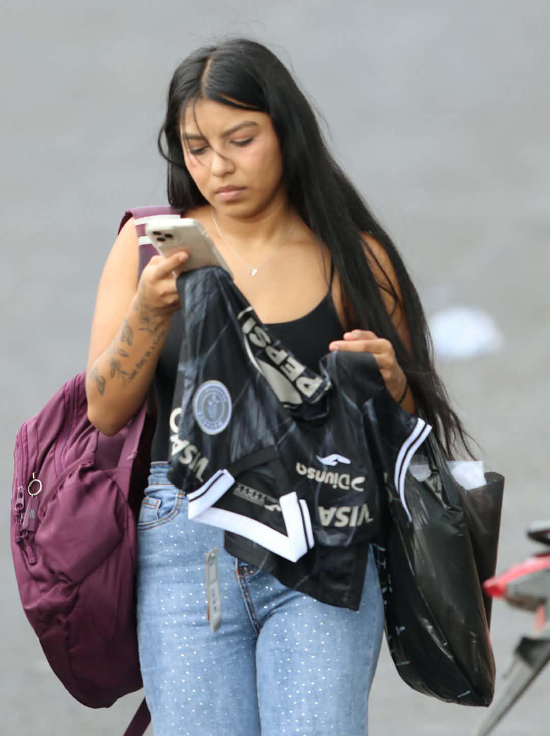 Las bellezas de la final Motagua vs Marathón y policía robó suspiros en el Nacional