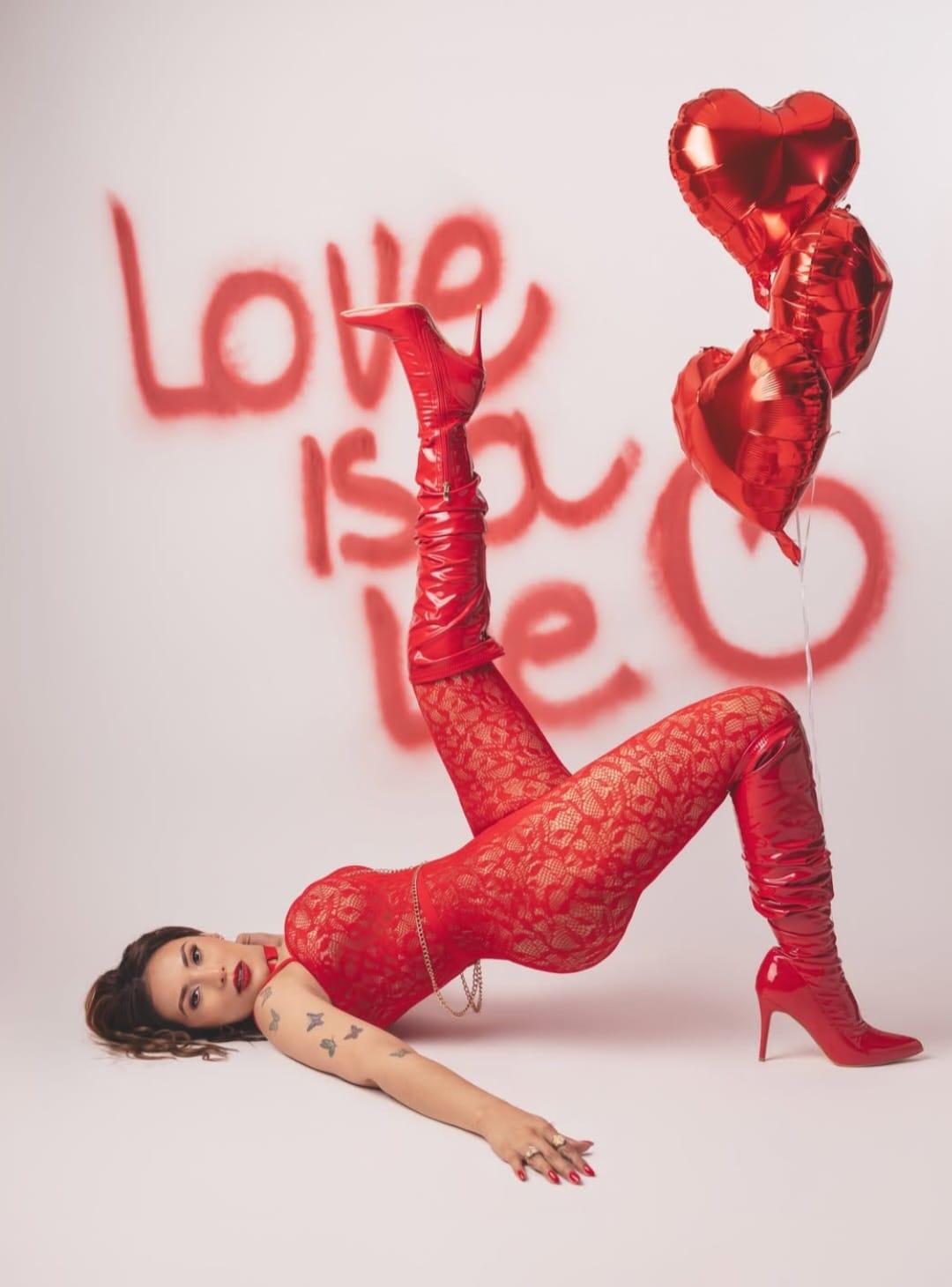 Elsa Oseguera deslumbra con encantadoras fotos anti-San Valentín