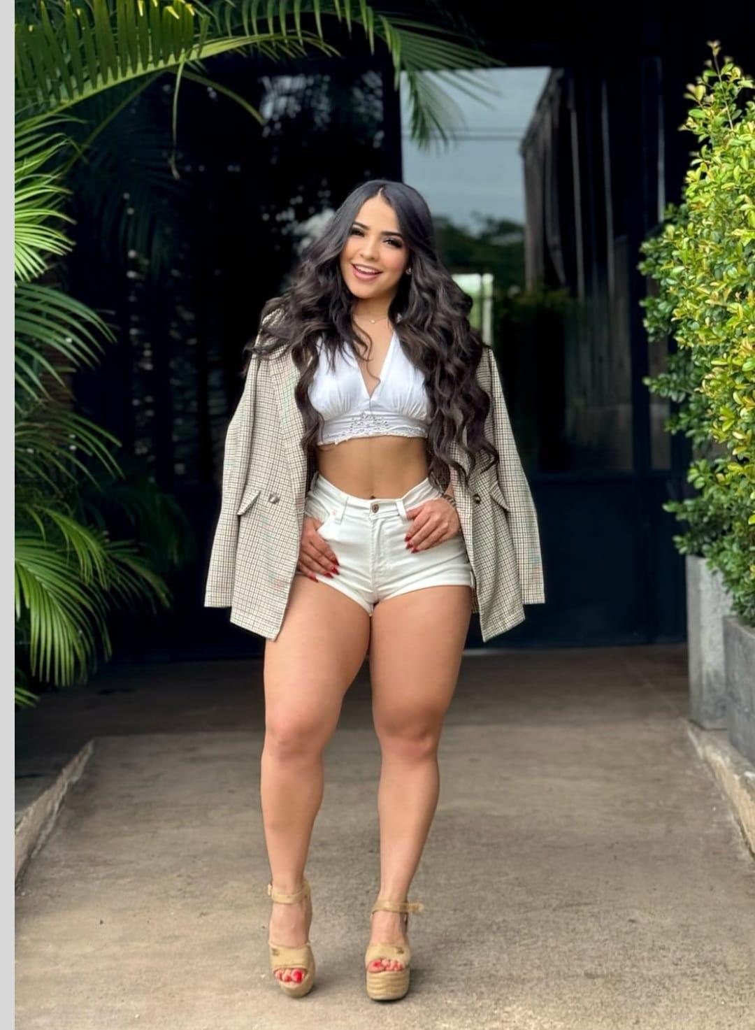 Ester Mendoza, la presentadora que conquista corazones en Honduras