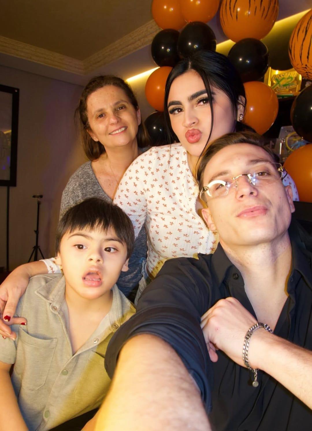 Roxanna Somoza y Juninho Manella dan emotiva sorpresa