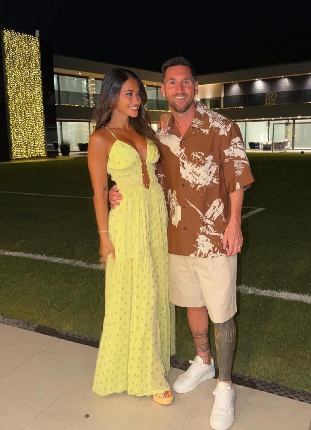 Desde Karol G hasta Justin Bieber, así celebran Navidad los famosos