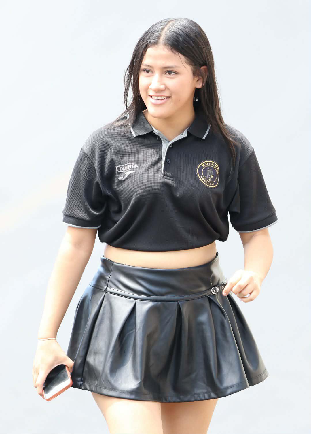 Las bellezas de la final Motagua vs Marathón y policía robó suspiros en el Nacional