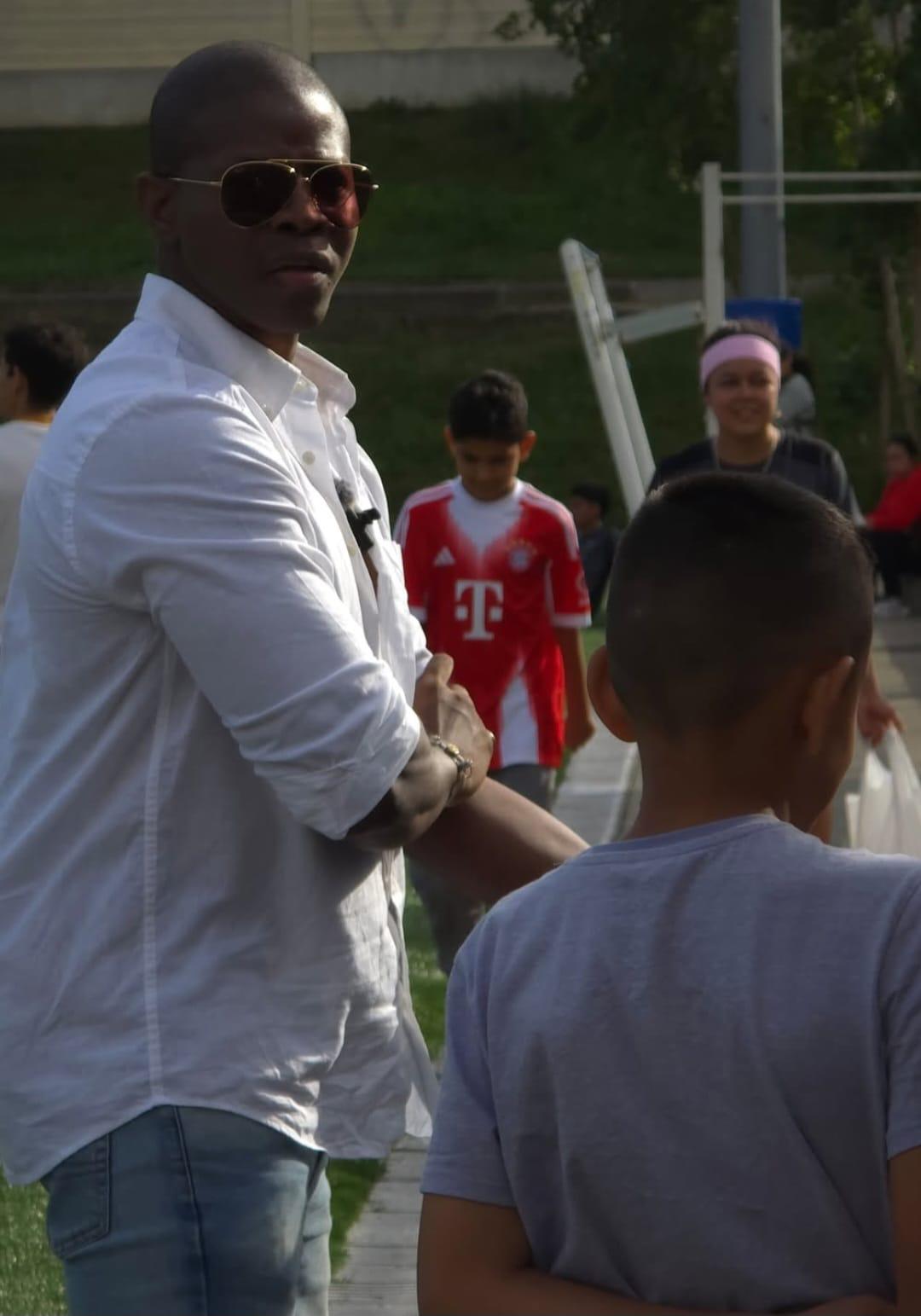 Romeo Catracho es criticado por tildar de quitamaridos a una amiga en TV