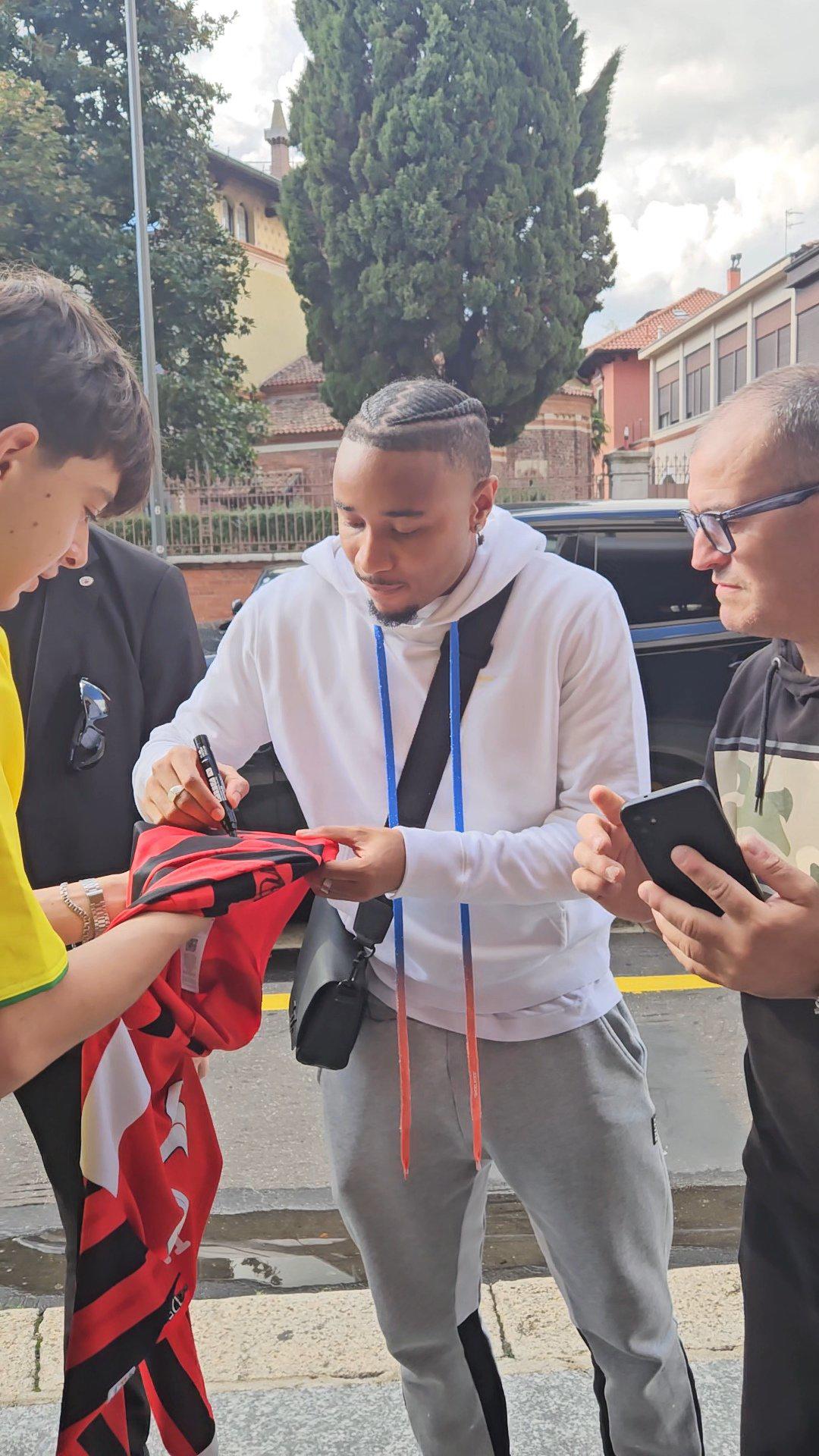 Giro inesperado con Donnarumma, Barcelona le rescinde contrato y Xabi toma decisión