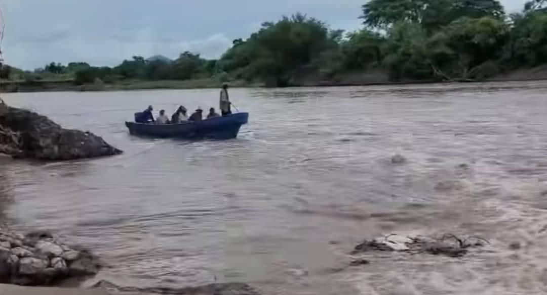 Fuertes lluvias inundan El Cubulero y afectan a decenas de familias