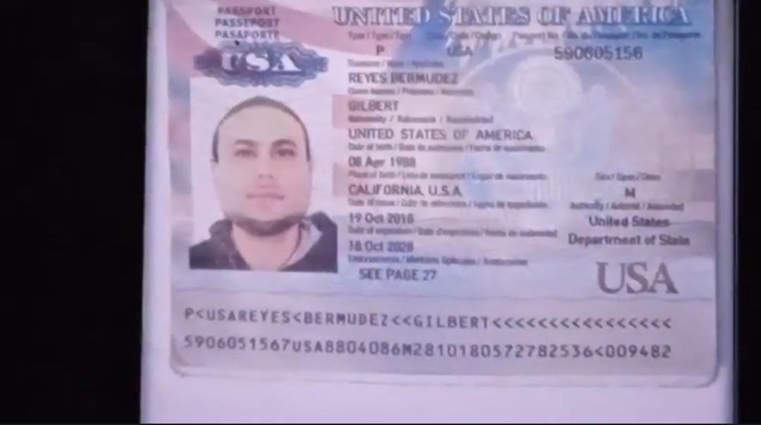 Gilbert Reyes de nacionalidad estadounidense.