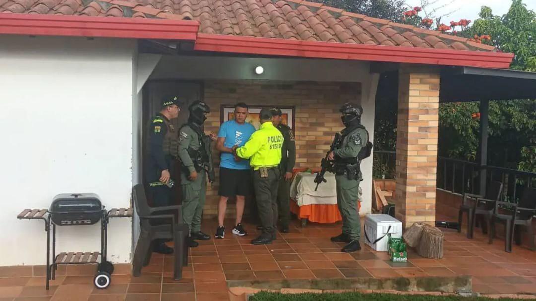 Capturan a “Jeison Comino” cuando visitaba a una mujer