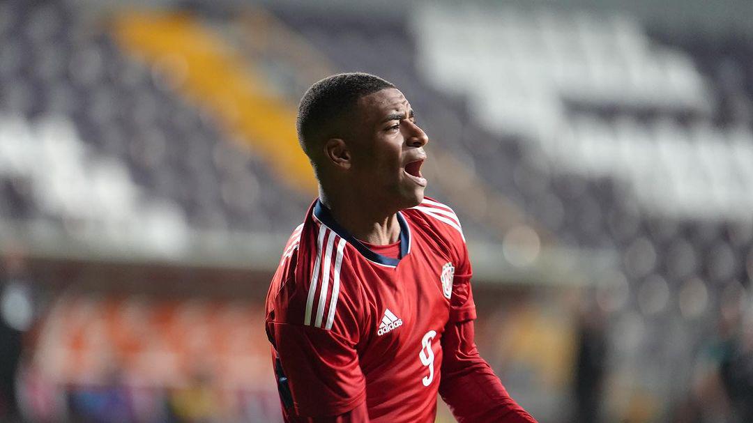 <b>Jewison Francisco Bennette es baja sensible de Costa Rica para el duelo ante Honduras.</b>