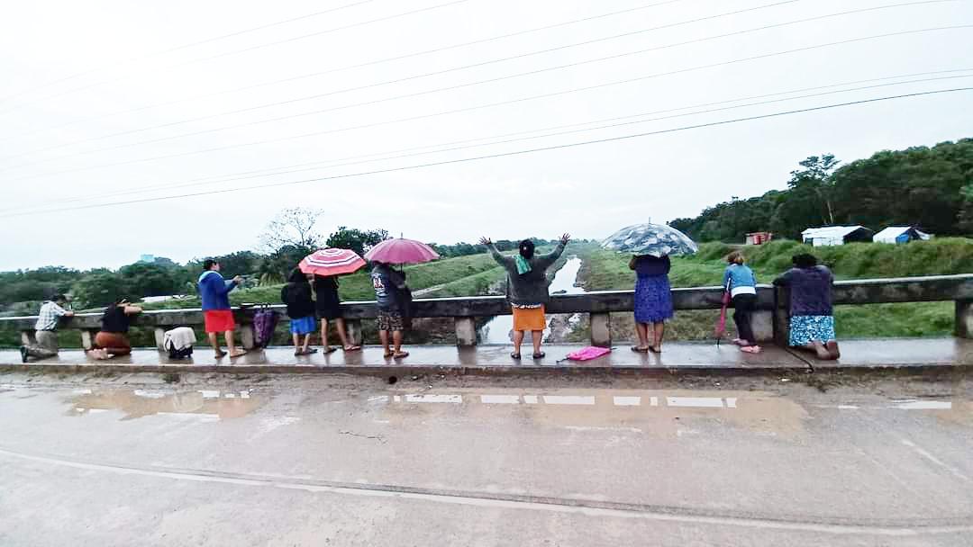 “Padre, confiamos en ti, detén esas aguas”: La Lima ora de rodillas ante la llegada de Julia