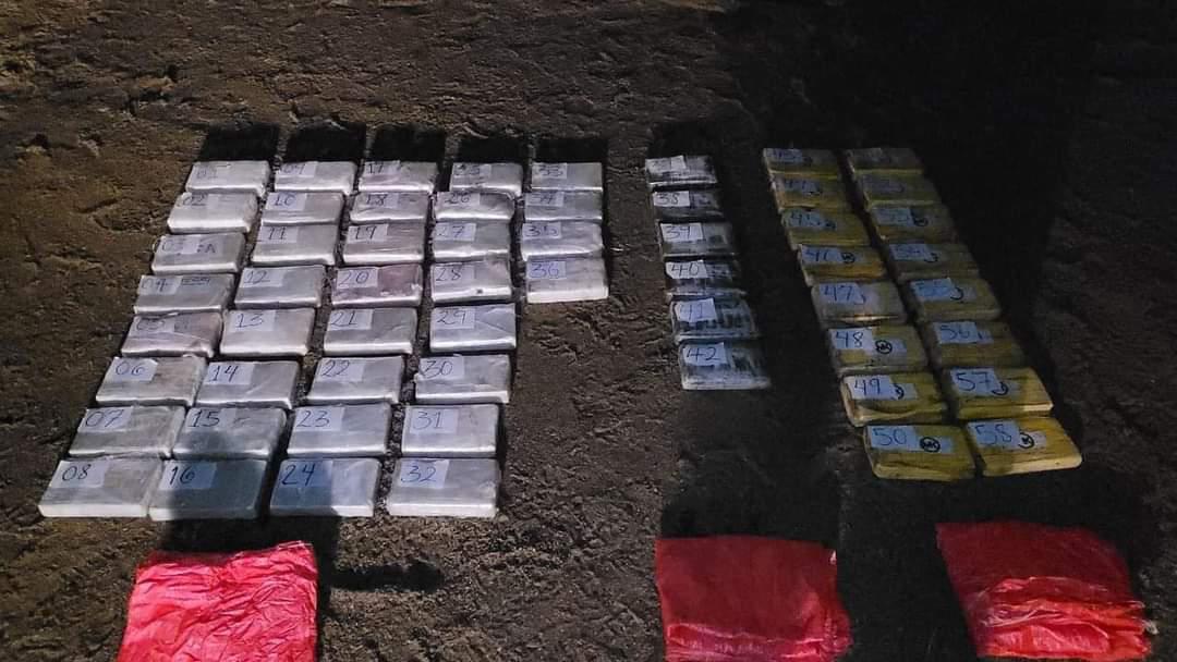 En fosa clandestina hallan 58 paquetes de presunta cocaína en Iriona, Colón