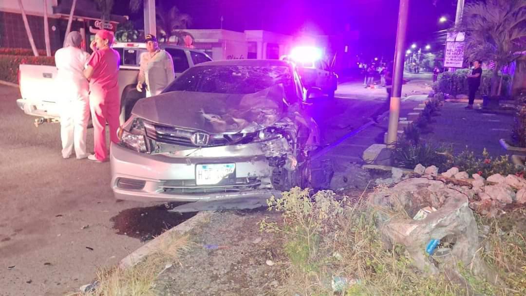 Dos mujeres mueren al ser embestidas por un carro en La Ceiba