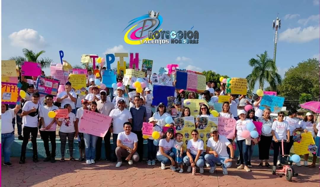 La marcha realizada en La Lima fue colorida y masiva.