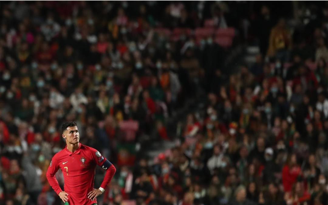 Así fue la reacción de Cristiano Ronaldo al ver el gol de Serbia que se dio a los 90 minutos y que los dejó sin clasificar de forma directa al Mundial.