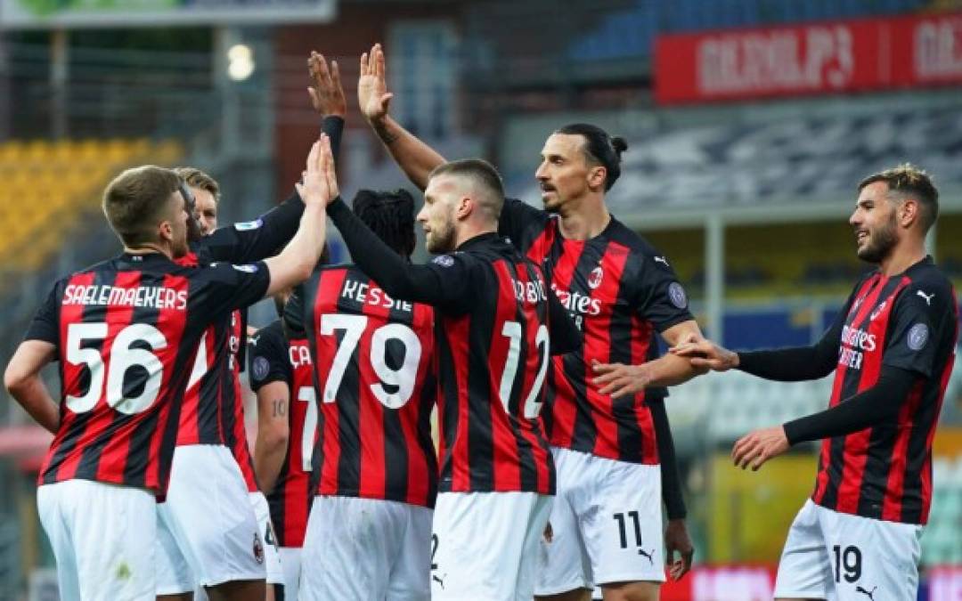 16. AC Milan (470 millones de euros) - El Rossonero es el resurgir de un gigante. Un equipo a la deriva desde hace una década, en la última temporada y media han conseguido volver a asomar la cabeza, especialmente en la Serie A. Pelearán por el subcampeonato hasta el final, lo que les permitiría regresar a la Champions 8 años después de la última vez. El Milan va en alza.