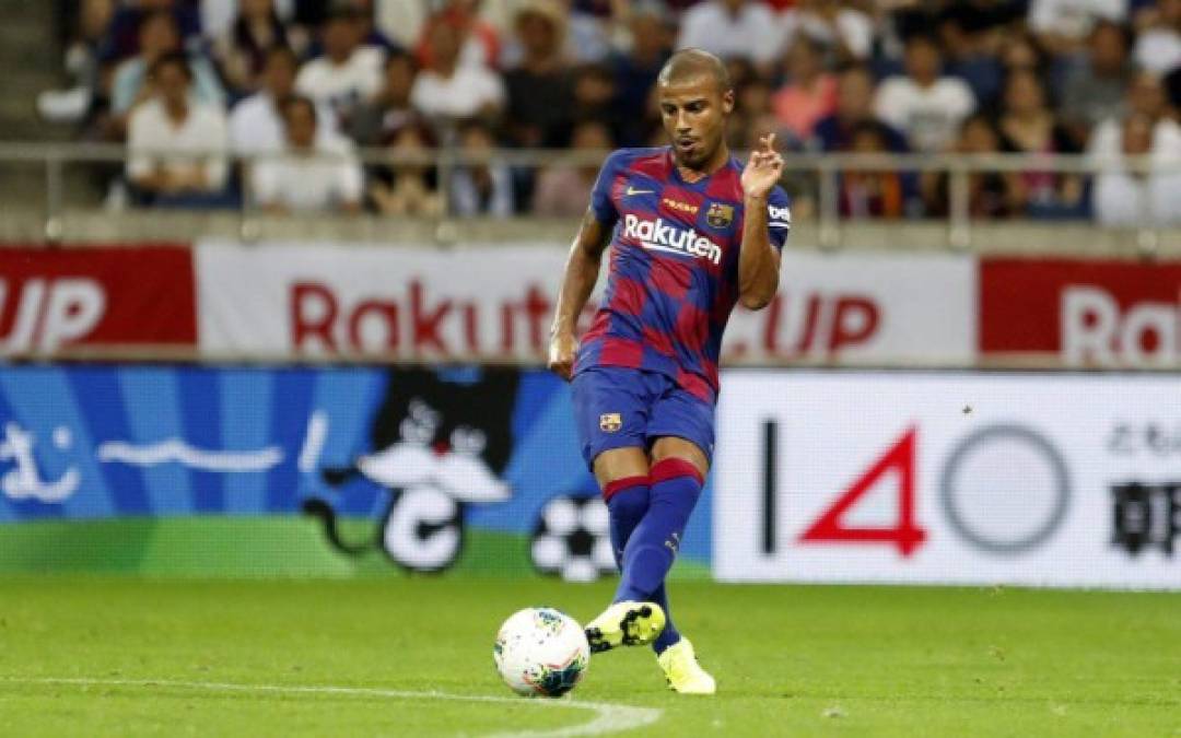 Rafinha: Según Mundo Deportivo, el centrocampusta brasileño no entra en los planes del Barcelona para la próxima campaña y clubes de la Premier League y la Serie A de Italia lo pretenden.