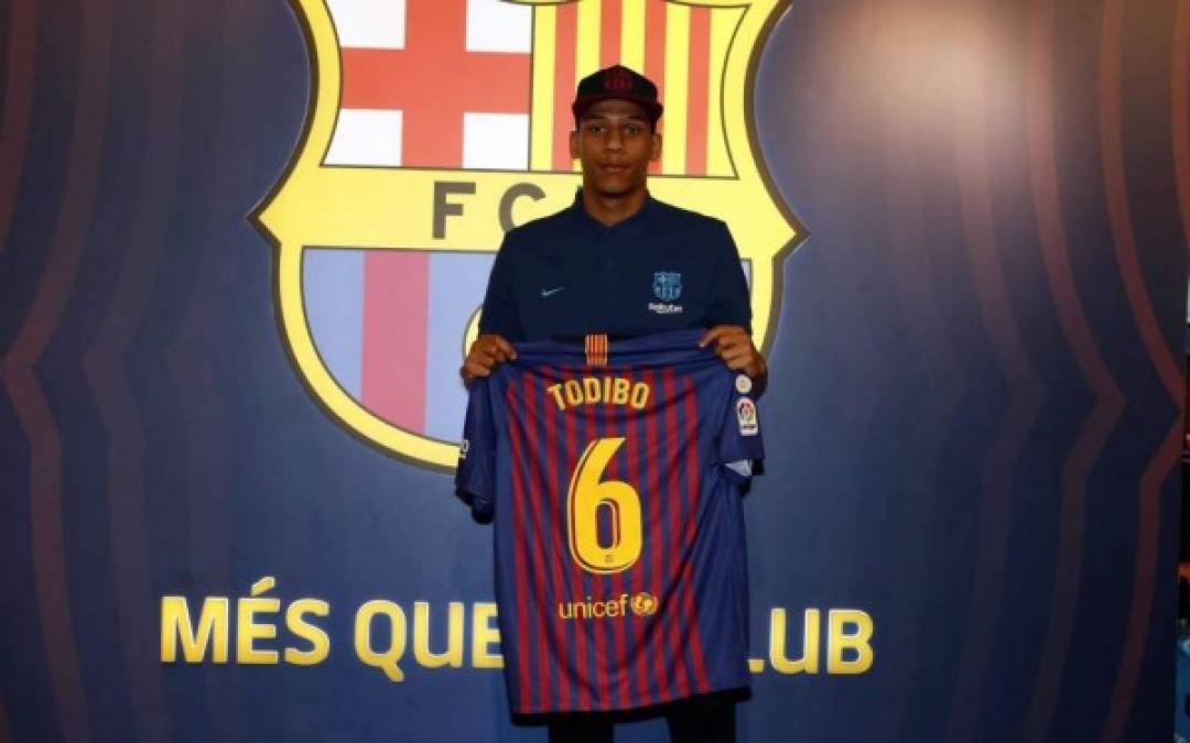 Jean-Clair Todibo ya es jugador del Barcelona. Finalmente el Barça y el Toulouse, su actul club, han llegado a un acuerdo para que el joven central francés pueda abandonar en este mes de enero la disciplina del equipo francés y se incorpore al Barcelona ahora en lugar de hacerlo el próximo verano. Llevará el '6' en la espalda.