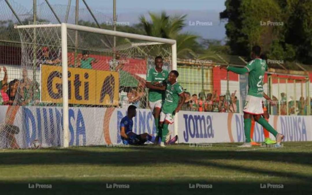 El defensor Bryan Johnson cerró la cuenta con un gran cabezazo.