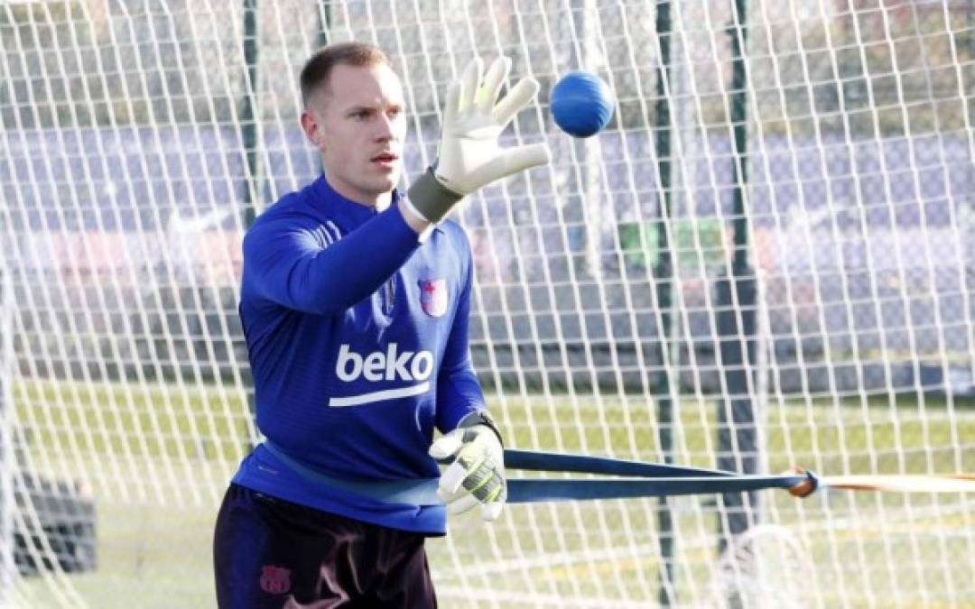 La buena noticia en el entrenamiento del FC Barcelona la dio el portero alemán Ter Sten, el cancerbero regresó a las prácticas tras algunos días de ausencia por lesión.