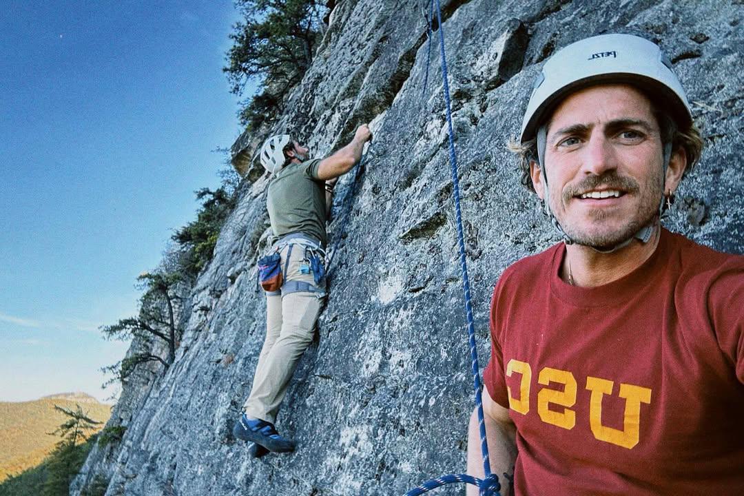 ¿Quién es Rafael Olarra, el argentino vinculado a Pedro Pascal?