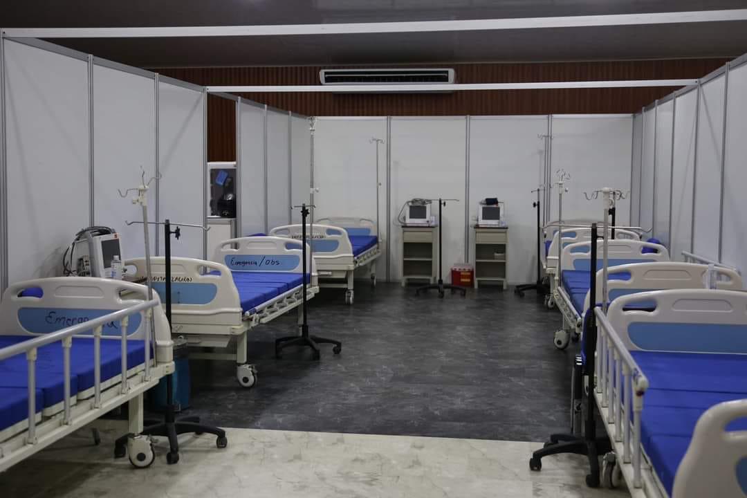 Alcaldía de Roatán entrega a Salud un hospital provisional