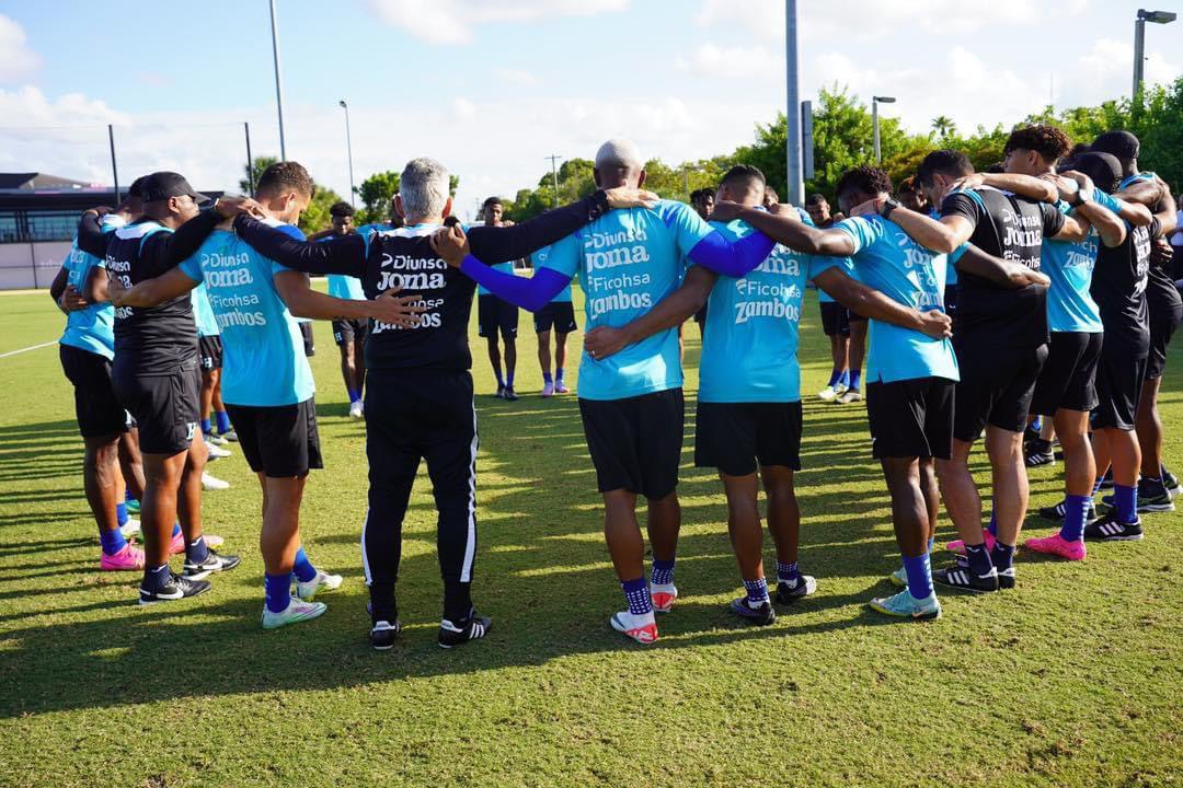Honduras: Confirman bajas de dos futbolistas para el partido ante Jamaica