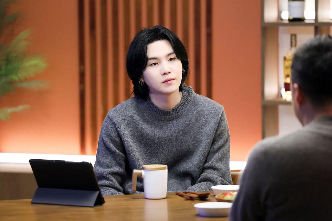 SUGA de BTS deja salir a Agust D, así fue su primer concierto