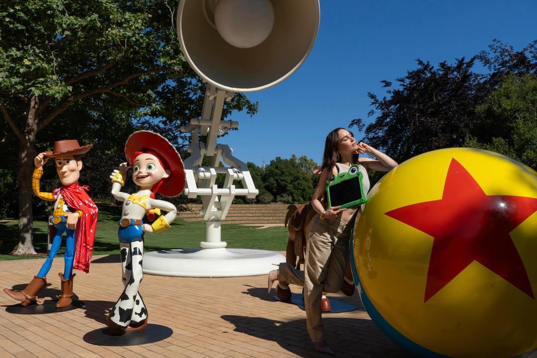 Belinda es la voz de Lilypad, la nueva villana de Toy Story 5