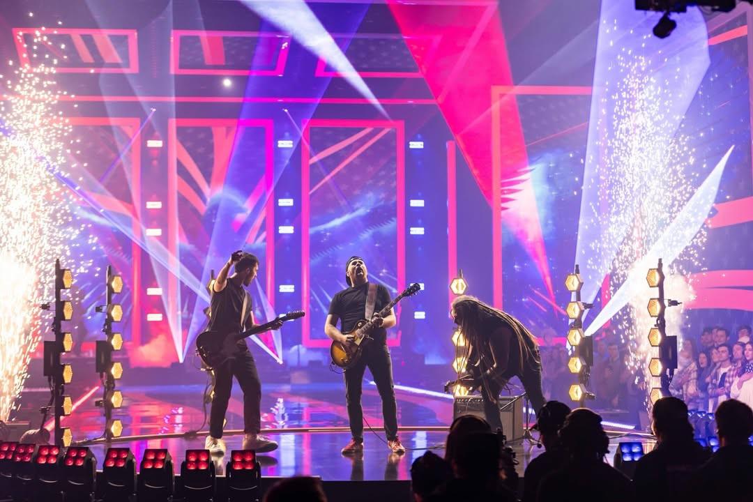 Así fue el concierto que compitió con Bad Bunny en la Super Bowl