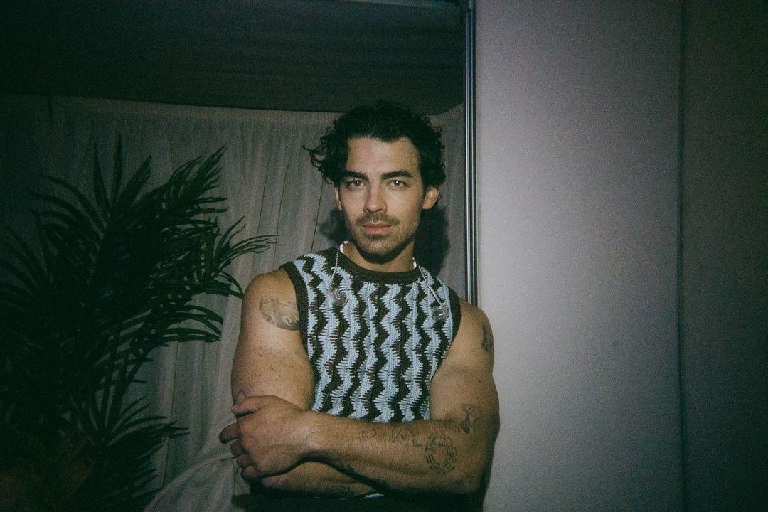 Joe Jonas dice que “no está tratando de conquistar a nadie” con su nuevo álbum