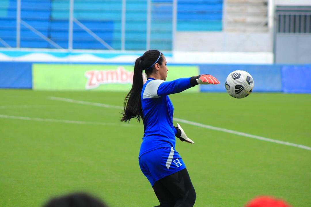 Madelinne Nieto: La nutricionista que pasó de ser delantera a guardiana de la “H”