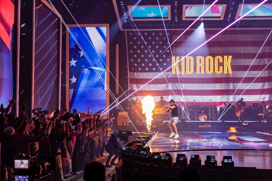 Así fue el concierto que compitió con Bad Bunny en la Super Bowl