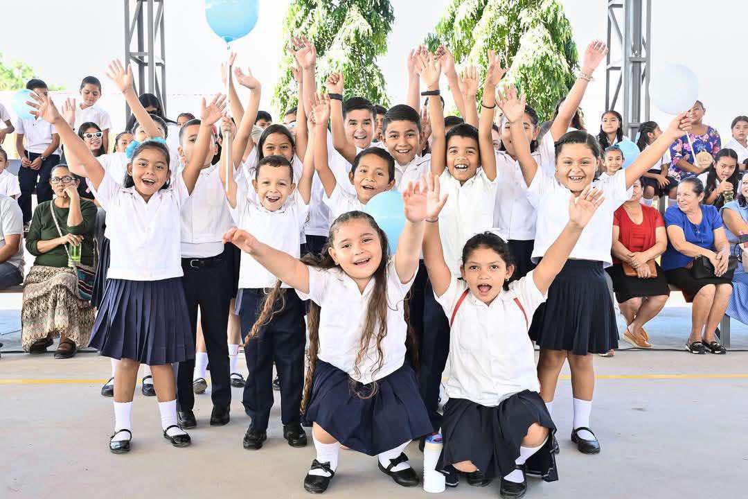 Unos 1,500 centros educativos públicos regresan hoy a clases