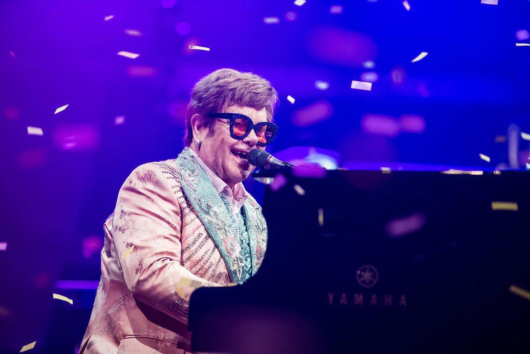 Elton John declara a favor de Kevin Spacey en Londres