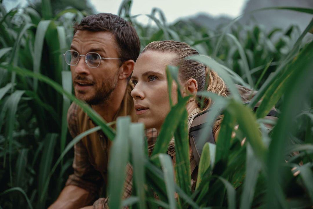 Scarlett Johansson y Jonathan Bailey juntos en ‘Jurassic World Rebirth’