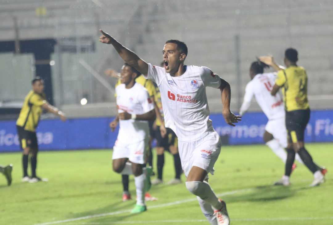 Festín de Olimpia, la tristeza de la eliminación, bellas novias y el 'infriltrado'