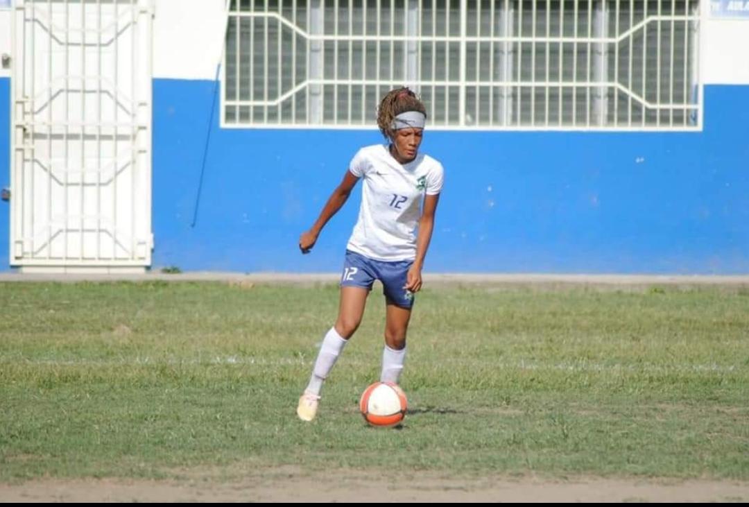 Mayra, la hermana de Bengtson que es sensación en el fútbol femenino