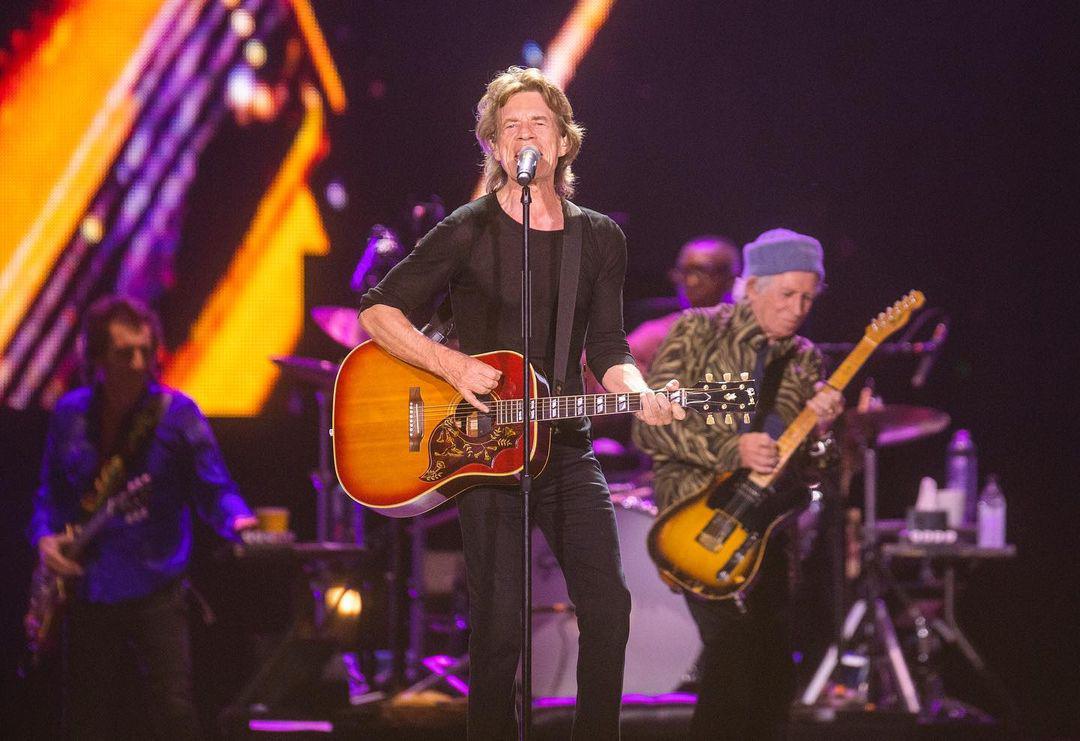 Mick Jagger de los Rolling Stones da positivo a coronavirus