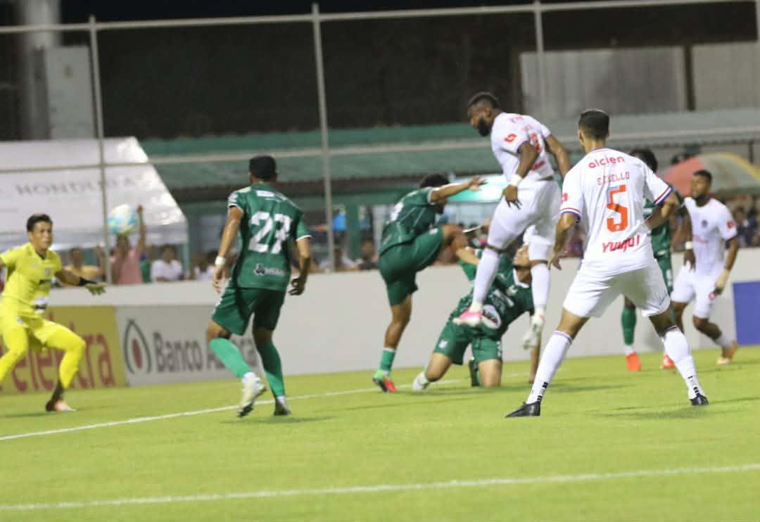 Olimpia vs Platense: Denuncia, alarma por Benguché y locura de Arboleda