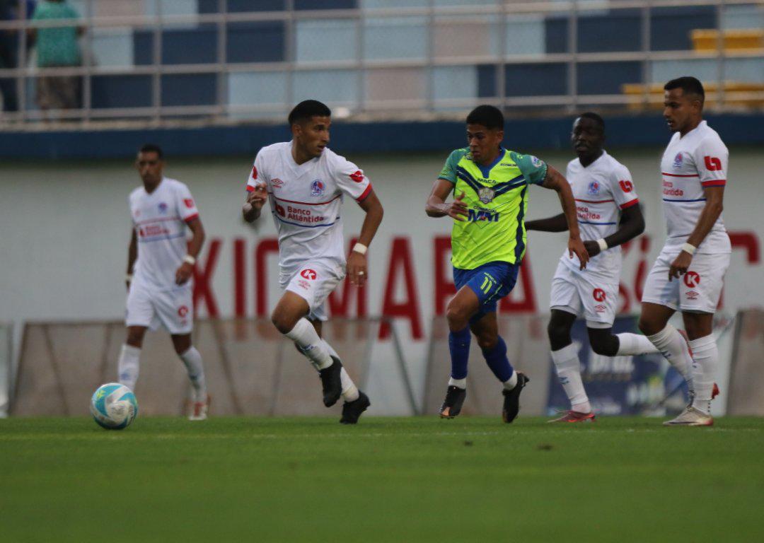 Olancho-Olimpia: Bronca y Bengtson se encara con hinchas; ¿qué pasó con Pinto?
