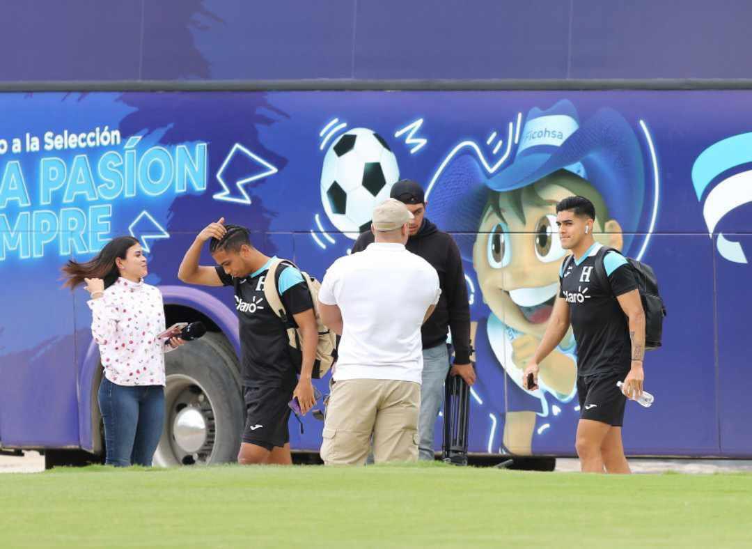 Llegada de Luis Palma al entrenamiento de Honduras en el Centro de Alto Rendimiento de Olimpia.