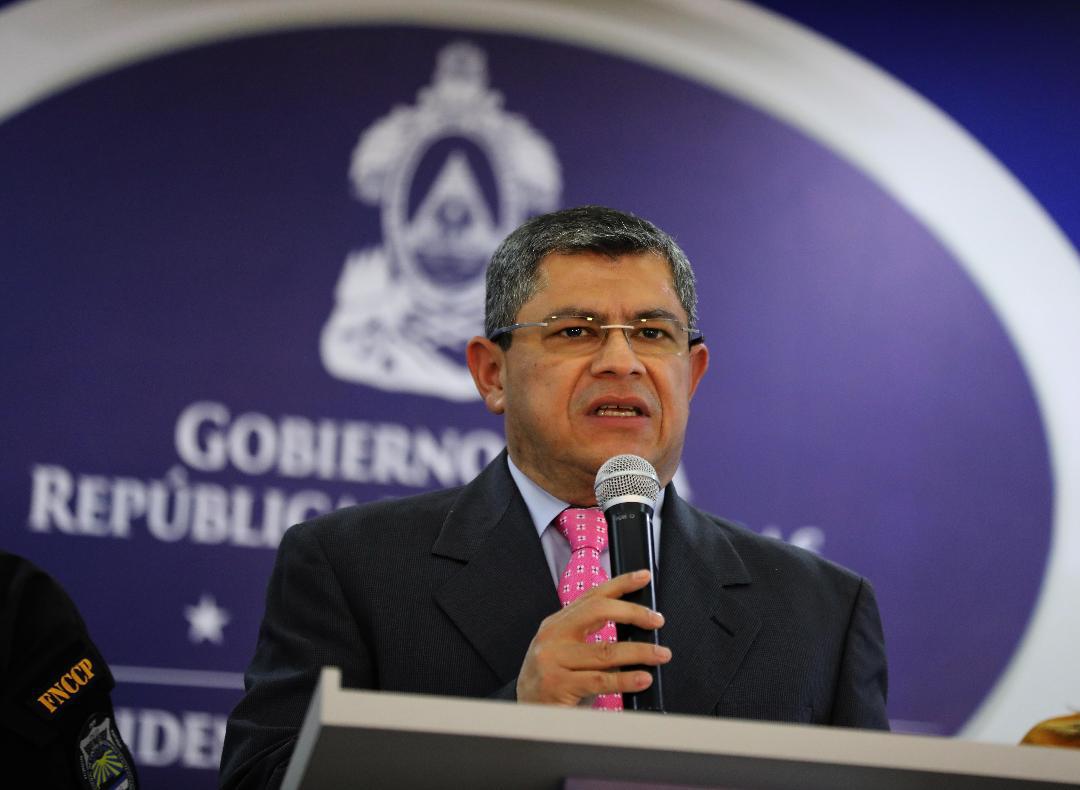 Capturan a supuestos cómplices del exministro Leonel Ayala