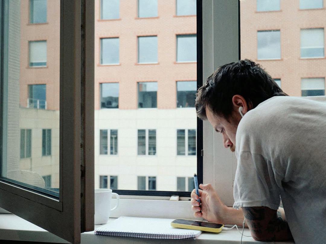 Harry Styles estrena Kiss All the Time. Disco, Occasionally