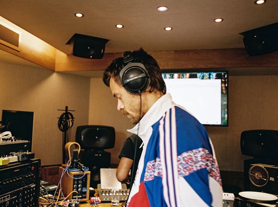 Harry Styles estrena Kiss All the Time. Disco, Occasionally