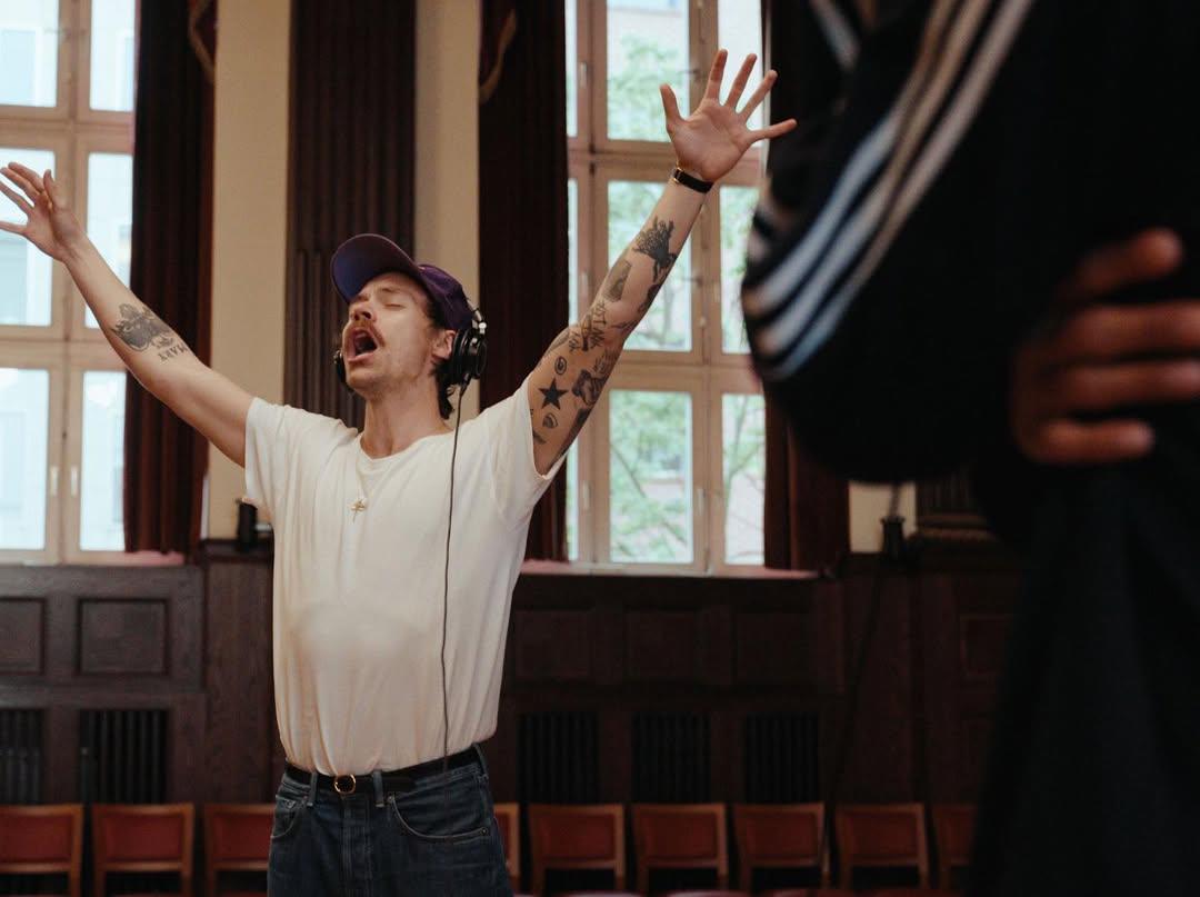 Harry Styles estrena Kiss All the Time. Disco, Occasionally